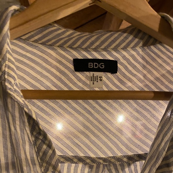 BDG Half button linen shirt - Picture 2 of 5